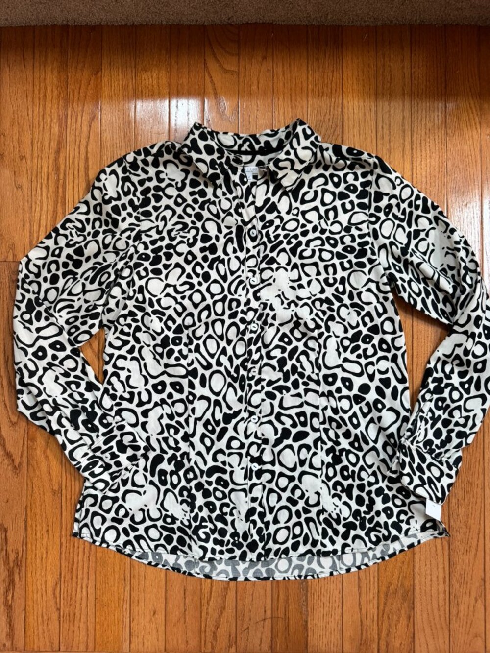 Foxcroft Womens Button-down Blouse Black White Abstract Easy Care Size 12 NWT